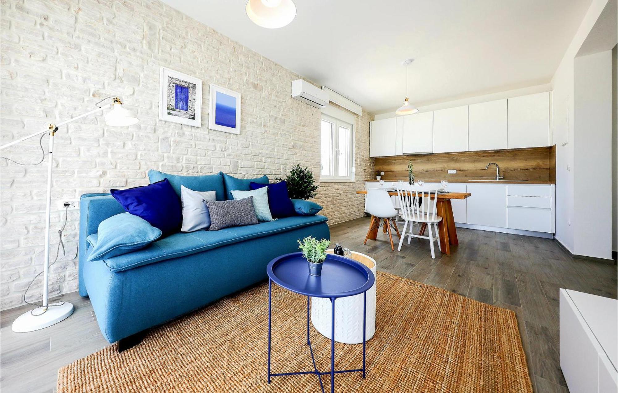 Stunning Home In Vrsi With Kitchen エクステリア 写真