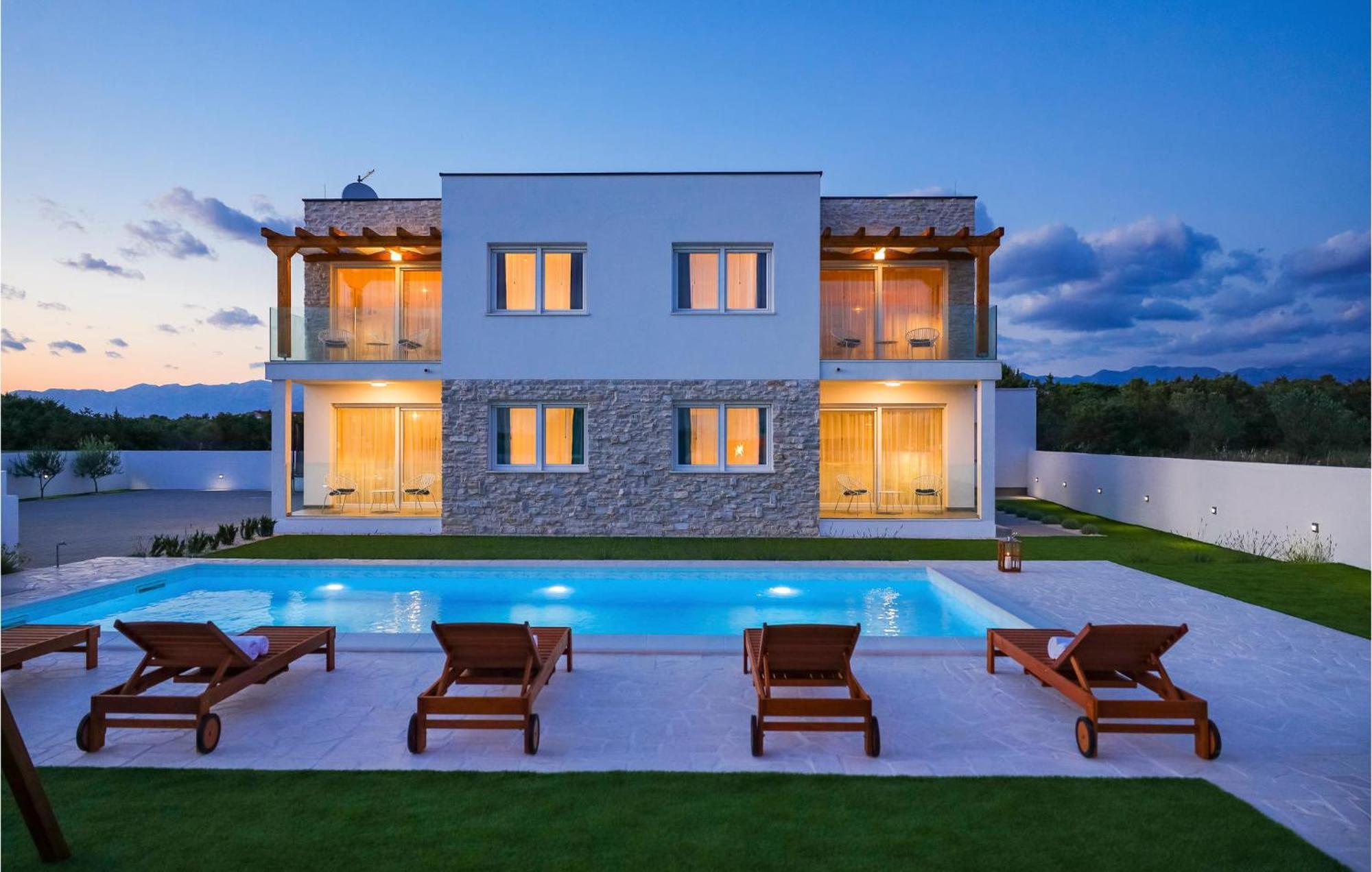 Stunning Home In Vrsi With Kitchen エクステリア 写真