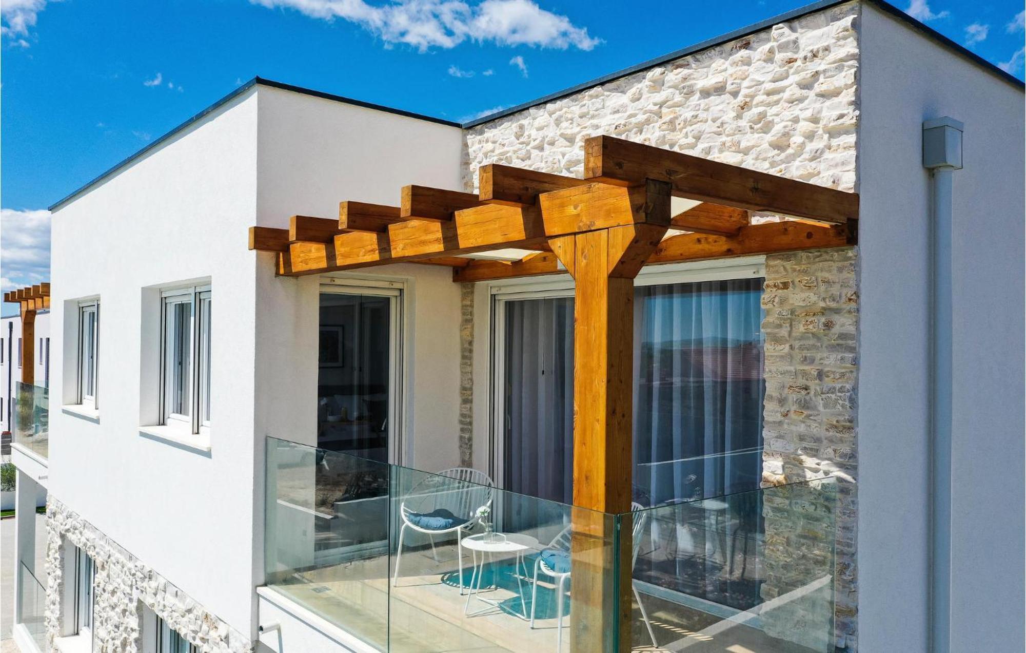 Stunning Home In Vrsi With Kitchen エクステリア 写真